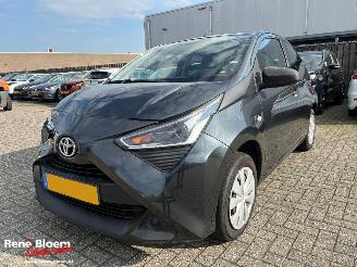 Vaurioauto  passenger cars Toyota Aygo 1.0 VVT-i x-fun 5-drs Airco 2020/3