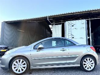 Peugeot 207 CC 1.6 VTi 120pk automaat Roland Garros - nap - clima - cruise - pdc - bi color leer - 4x nieuwe banden picture 2