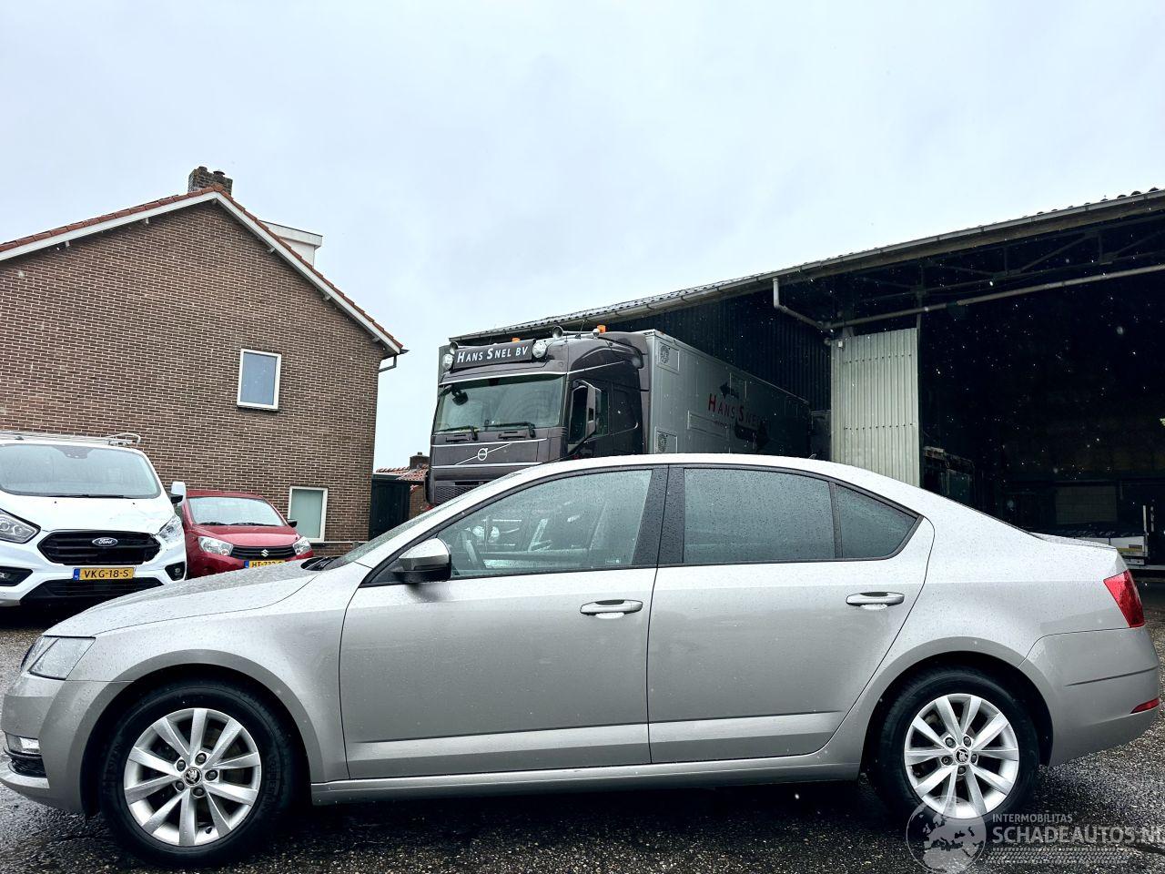 Skoda Octavia 1.0 TSI 115pk 6-bak Greentech Amb Bus sedan - navi - clima - cruise - pdc v+a - licht + regensensor