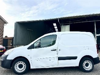 krockskadad bil bedrijf Citroën Berlingo 1.6 BlueHDI 99pk aut + f1 100 Club Eco S&S - airco - cruise - standkachel - pdc - trekh - klapdeuren - schuifdeur 2018/8