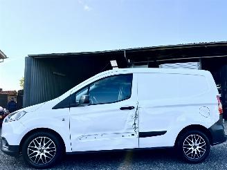 krockskadad bil bedrijf Ford Transit Courier 1.0T 101pk 6-bak euro.6 2023 EcoBoost Trend S&S - 2023 - nap - navi - airco - cruise - stoelverwarming voor - benzine 2023/8