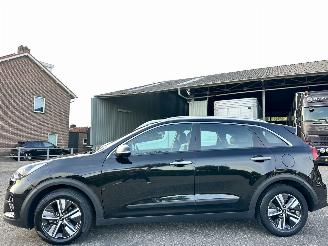 Avarii autoturisme Kia Niro 1.6 GDi Hybrid 119pk aut + f1 DynamicLine - 63dkm nap - navi - cruise - front + line assist - half leer 2020/10