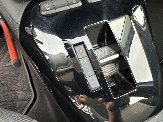 Opel Corsa 1.2T 102pk 8-traps aut + f1 Editon - 82dkm nap - apple carplay - line assist - airco - cruise - lmv picture 12