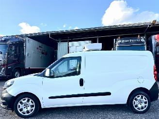 Schade bestelwagen Fiat Doblo MAXI 1.6D 105pk 6-bak Mult-Jet L2/H1 - koel/vries combi - airco - cruise - pdc - trekh - licht + regensensor 2021/2