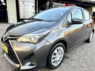 Toyota Yaris Gereserveerd 1.5 Hybrid 89pk automaat Aspiration 5drs - 52dkm nap - navi - camera - clima - cruise - facelift - rijdbaar picture 2