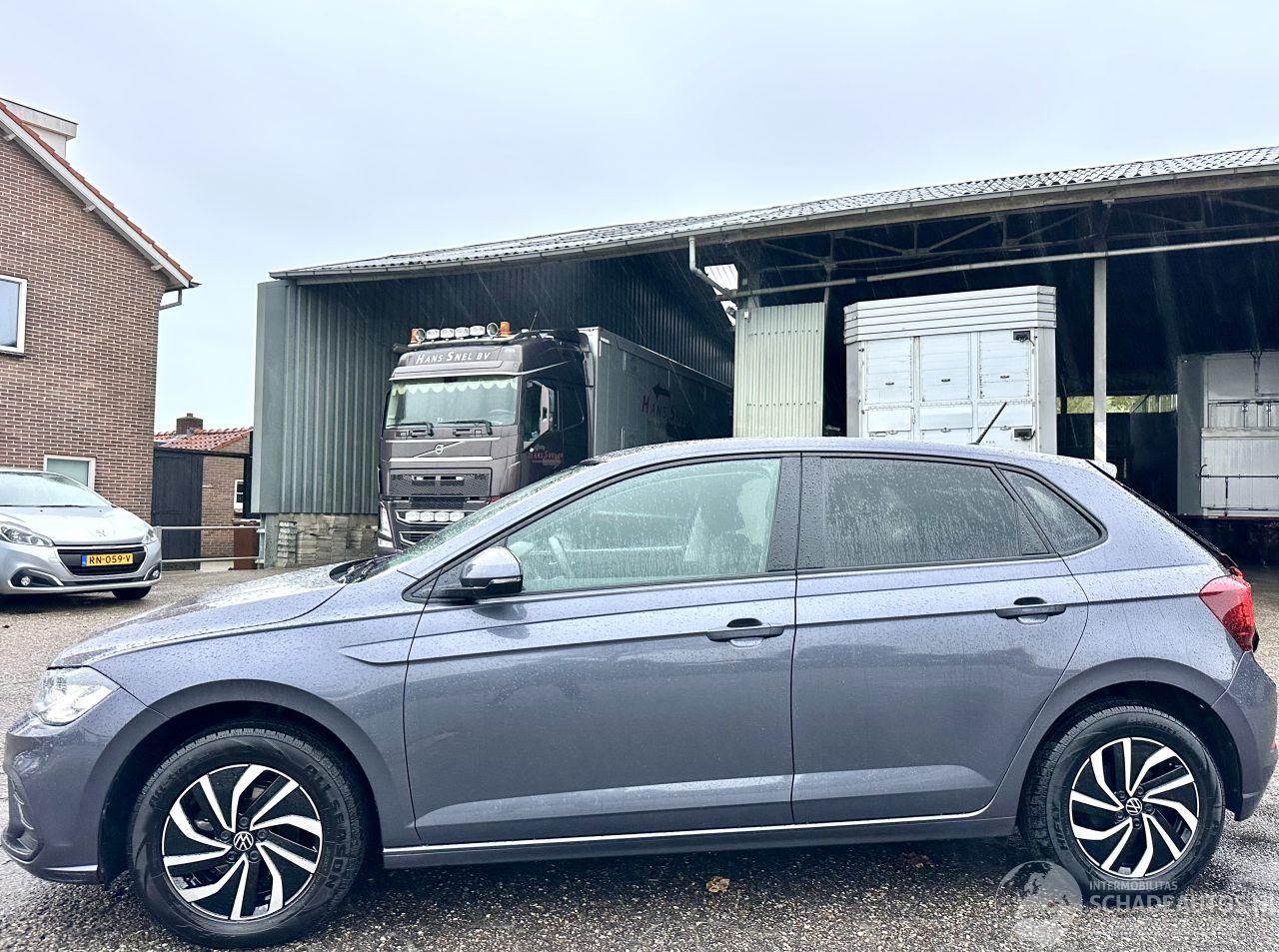 Volkswagen Polo Gereserveerd 1.0 TSI 95pk 7-traps aut + f1 Life Edition 5drs - nap - navi - camera - carplay - front + line assist