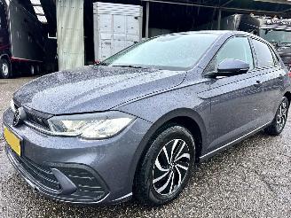 Volkswagen Polo Gereserveerd 1.0 TSI 95pk 7-traps aut + f1 Life Edition 5drs - nap - navi - camera - carplay - front + line assist picture 2