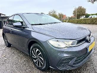 Volkswagen Polo Gereserveerd 1.0 TSI 95pk 7-traps aut + f1 Life Edition 5drs - nap - navi - camera - carplay - front + line assist picture 3
