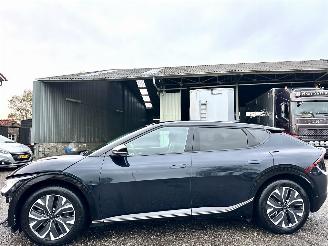 Coche accidentado Kia EV6 Plus 58kWh 170pk aut + f1 - nap - cam - keyless - front + line assist - stoelkoeling - stuurverw - stoelverw v+a 2022/12