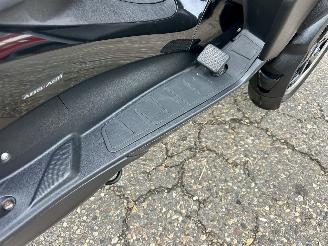 Piaggio MP3 500 Lt Sport ABS 39pk - akrapovic - matzwart - abs - asr - nieuwe banden - recent beurt gehad - rijdbaar picture 26