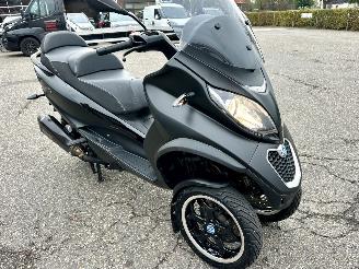 Piaggio MP3 500 Lt Sport ABS 39pk - akrapovic - matzwart - abs - asr - nieuwe banden - recent beurt gehad - rijdbaar picture 4