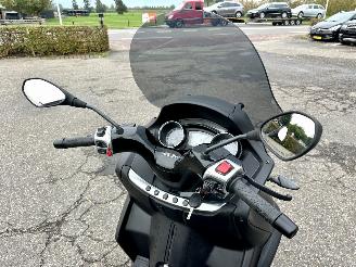 Piaggio MP3 500 Lt Sport ABS 39pk - akrapovic - matzwart - abs - asr - nieuwe banden - recent beurt gehad - rijdbaar picture 48