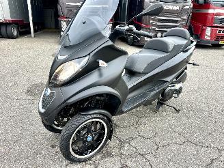 Piaggio MP3 500 Lt Sport ABS 39pk - akrapovic - matzwart - abs - asr - nieuwe banden - recent beurt gehad - rijdbaar picture 2