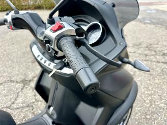 Piaggio MP3 500 Lt Sport ABS 39pk - akrapovic - matzwart - abs - asr - nieuwe banden - recent beurt gehad - rijdbaar picture 46