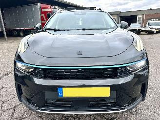 Lynk & Co 01 Gereserveerd 1.5 Plug-In Hybrid 7-Traps aut - nap - pano - navi - 360cam - stoelverw - 20inch - Infinity - pdc v+a picture 3