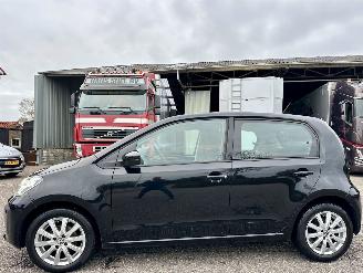 krockskadad bil auto Volkswagen Up! 1.0 BMT 60pk Move up 5drs - 94dkm nap - clima - cruise - leer - stoelverw - city safety system 2017/2