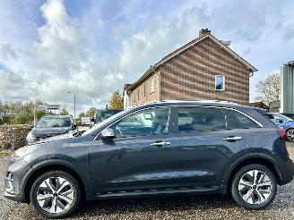 damaged passenger cars Kia e-Niro ExecutiveLine 64kWh 2020/2