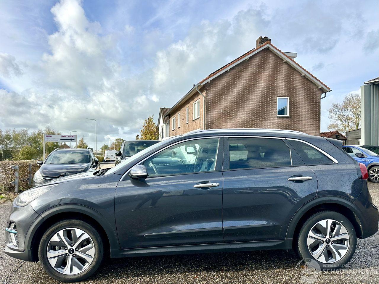 Kia e-Niro 64kWh 204pk aut + F1 Exe.Line - nap - stoelvent - stoelv v+a - stuurverw - front + line + side assist - leer