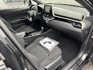 Toyota C-HR 1.8 Full Hybrid 148pk aut Energy - 42dkm nap - navi - camera - keyless entry + start - front + line assist picture 24