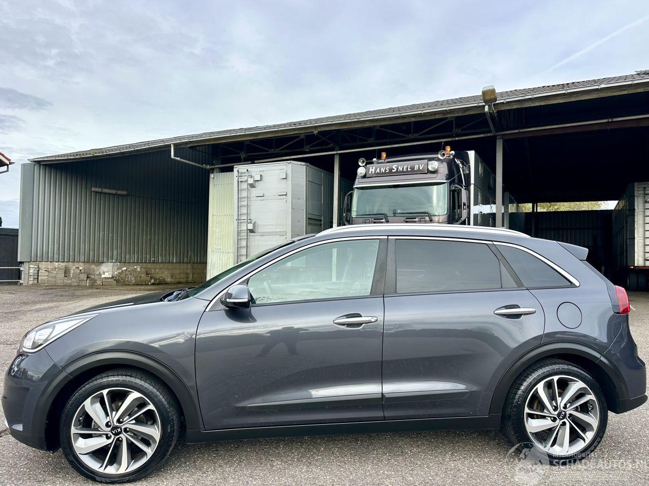 Kia Niro 1.6 Hybrid 119pk Aut Design Ed - nap - schuifdak - navi - cam - line assist - stuurverw - stoelverw