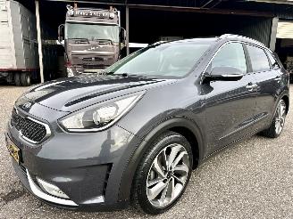 Kia Niro 1.6 Hybrid 119pk Aut Design Ed - nap - schuifdak - navi - cam - line assist - stuurverw - stoelverw picture 2