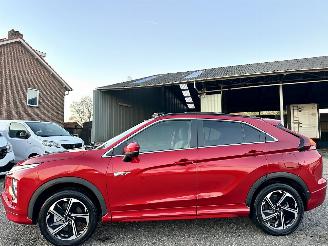 damaged passenger cars Mitsubishi Eclipse Cross 2.4 PHEV AWD Instyle 2023/1