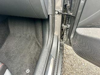 Skoda Octavia RS 2.0 TSI 265pk Aut + F1 Combi - pano - crystal light - front + line + side assist - virtual - 19 inch - keyless picture 63