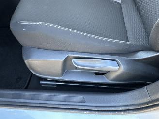 Volkswagen Polo 1.0 TSI 95pk Life 5drs - 76dkm nap - front + line assist - acc - pdc v+a - airco - cruise contr - lmv picture 47