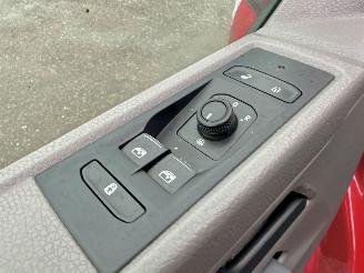 Volkswagen Transporter 2.0 TDI 150pk 6-bak Lang 3pers - 2x schuifdeur - nap - camera - navi - airco - cruise - pdc - trekh - facelift picture 17