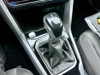 Volkswagen T-Roc Gereserveerd 1.5 TSI 150pk 7-Traps aut Life - 7dkm nap - navi - cam - virtual - front + line + park assist - keyless picture 17