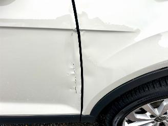 Volkswagen T-Roc Gereserveerd 1.5 TSI 150pk 7-Traps aut Life - 7dkm nap - navi - cam - virtual - front + line + park assist - keyless picture 11