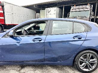 BMW 1-serie Gereserveerd 118i 136pk 7-Traps aut High Exe - nap - virtual - nav - cam - front + line + park assist - leer + stoelverw - sfeerverl picture 99