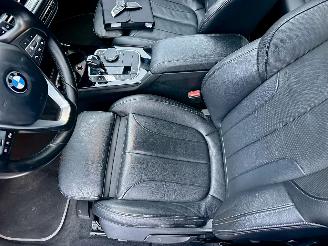 BMW 1-serie Gereserveerd 118i 136pk 7-Traps aut High Exe - nap - virtual - nav - cam - front + line + park assist - leer + stoelverw - sfeerverl picture 48