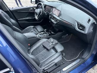 BMW 1-serie Gereserveerd 118i 136pk 7-Traps aut High Exe - nap - virtual - nav - cam - front + line + park assist - leer + stoelverw - sfeerverl picture 14