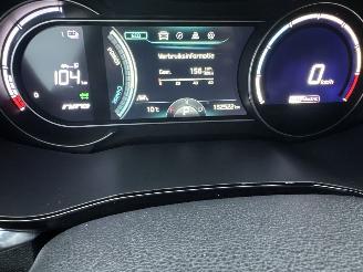 Kia e-Niro 64kWh 204pk aut DynamicPlusLine - nap - schuifdak - carplay - keyless - stuurverw - front + line assist picture 19
