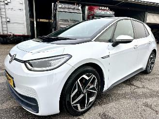 Volkswagen ID.3 gereserveerd 58kWh 204pk aut First Plus - nap - navi - cam - keyless - 19 inch - stuurverw - front + line assist - sfeerverl picture 2
