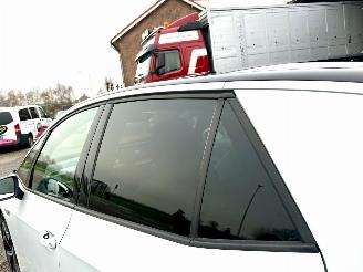 Volkswagen ID.3 58kWh 204pk aut First Plus - nap - navi - cam - keyless - 19 inch - stuurverw - front + line assist - sfeerverl picture 11