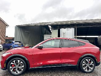 Voiture accidenté Ford Mustang Mach-e 75 kWh AWD 371pk automaat Premium - pano - 2023/5
