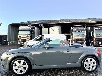 uszkodzony samochody osobowe Audi TT Roadster 1.8 5V Turbo quattro 2001/5
