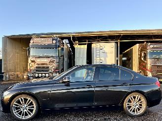 krockskadad bil auto BMW 3-serie 330e 245pk 8-traps aut + f1 high exe - 112dkm nap - harman  - stuur + stoelverw v+a - 360cam - head up - elektr rollo 2016/2