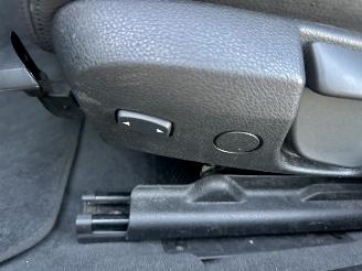 BMW 3-serie 330e 245pk 8-traps aut + f1 high exe - 112dkm nap - harman  - stuur + stoelverw v+a - 360cam - head up - elektr rollo picture 35