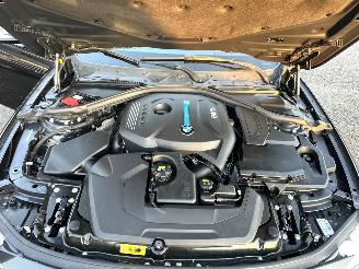 BMW 3-serie 330e 245pk 8-traps aut + f1 high exe - 112dkm nap - harman  - stuur + stoelverw v+a - 360cam - head up - elektr rollo picture 59