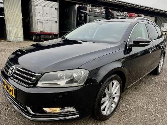 Volkswagen Passat 1.4 TSI 122pk dsg aut + f1 Highline - nap - dvd in hoofdsteunen - navi - clima - cruise - leer + stoelverw picture 2