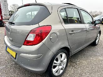 Opel Corsa Gereserveerd 1.4-16V 101pk Cosmo 5drs - pano - nap - clima - cruise - half leer - pdc - licht + regens + dimmend binnenspiegel picture 5