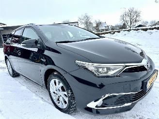 Toyota Auris Touring Sports Gereserveerd 1.8 Hybrid 123pk aut Exe - pano - nap - navi - camera - keyless - front + line + park assist picture 4