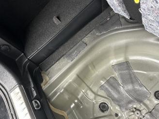 Toyota Auris Touring Sports Gereserveerd 1.8 Hybrid 123pk aut Exe - pano - nap - navi - camera - keyless - front + line + park assist picture 13