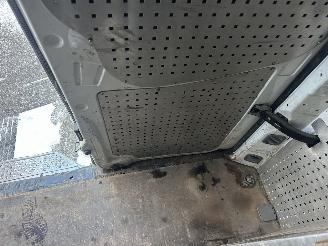 Volkswagen Crafter 30 2.0 TDI 109pk 6-bak L2/H2 Bleum. euro5 - nap - navi - 3 pers - clima - cruise - distr+wp vernieuwd 173dkm picture 50