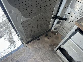 Volkswagen Crafter 30 2.0 TDI 109pk 6-bak L2/H2 Bleum. euro5 - nap - navi - 3 pers - clima - cruise - distr+wp vernieuwd 173dkm picture 49