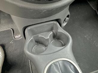 Nissan Micra gereserveerd 1.2i 80pk Connect Edition 5drs - navi - clima - cruise - pdc v+a - licht + regensensor - gebruikerssporen picture 30