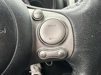 Nissan Micra gereserveerd 1.2i 80pk Connect Edition 5drs - navi - clima - cruise - pdc v+a - licht + regensensor - gebruikerssporen picture 22